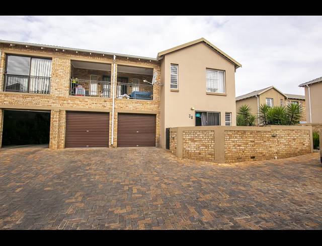 3 BEDROOM DUPLEX FOR SALE IN WILGEHEUWEL